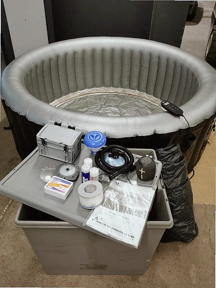 MSpa Whirlpool für 6 Personen – inkl. Zubehör