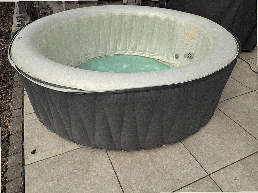 Whirlpool outdoor aufblasbar, Miweba Maps Delight Aurora Mit diversem Zubehör